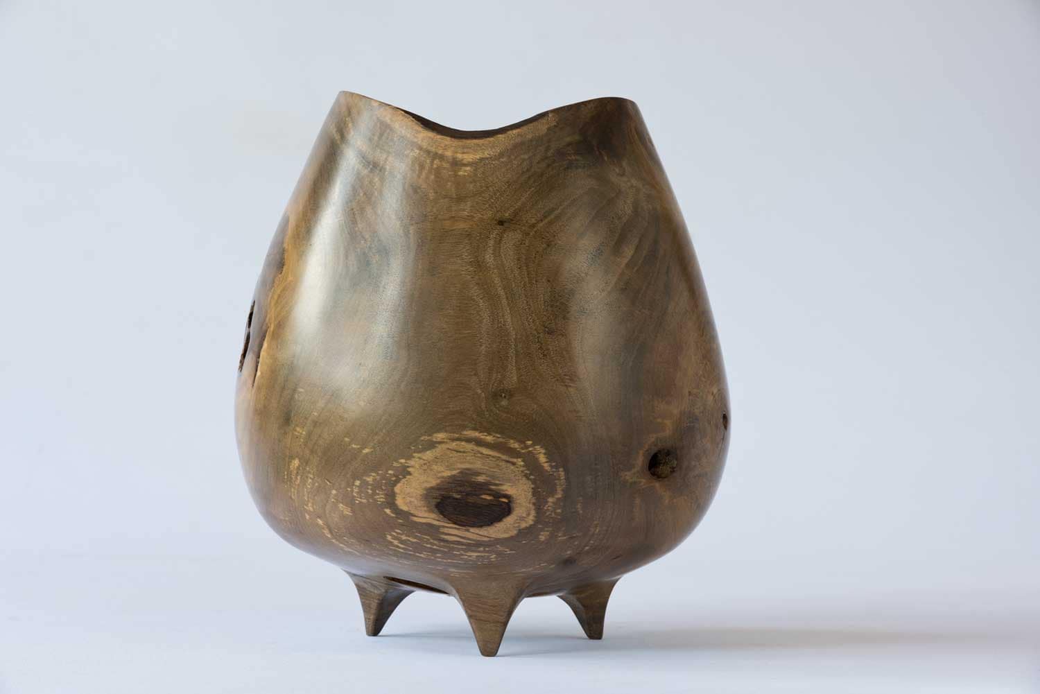 No385-Puriri-Wooden-Vessel-d Three Legged Oak Wooden Bowl