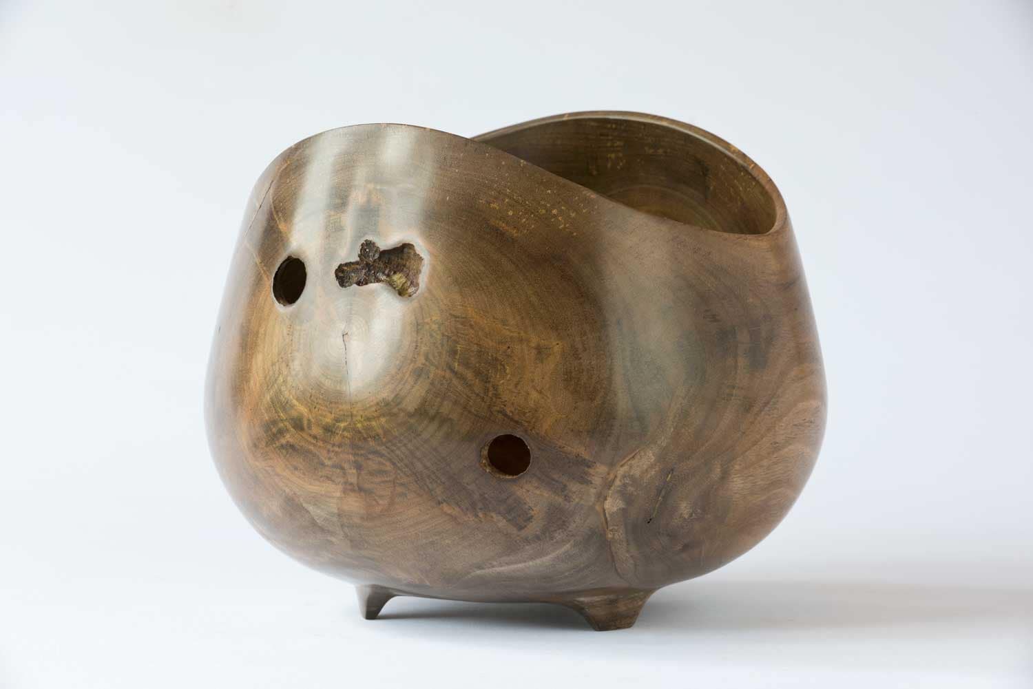 No386-Puriri-Wooden-Vessel-b