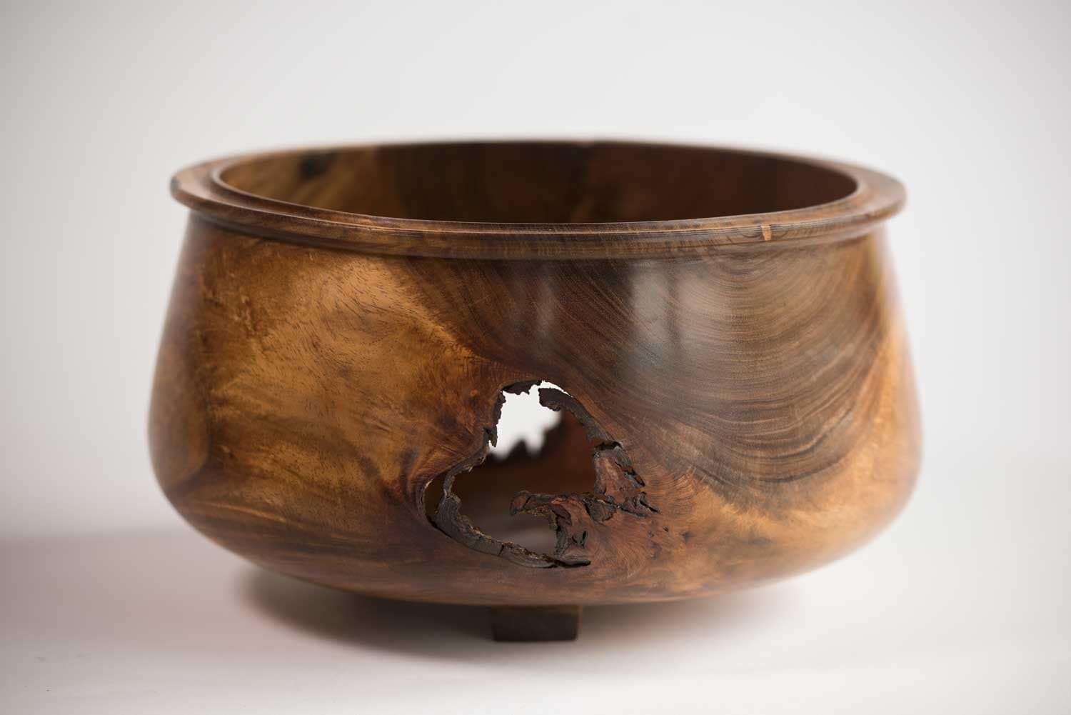 No664-knotty-wooden-bowl-art-d